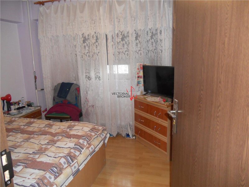 Basarabia, Diham, apartament 4 camere, decomandat, 90 mp, bloc 1984,
